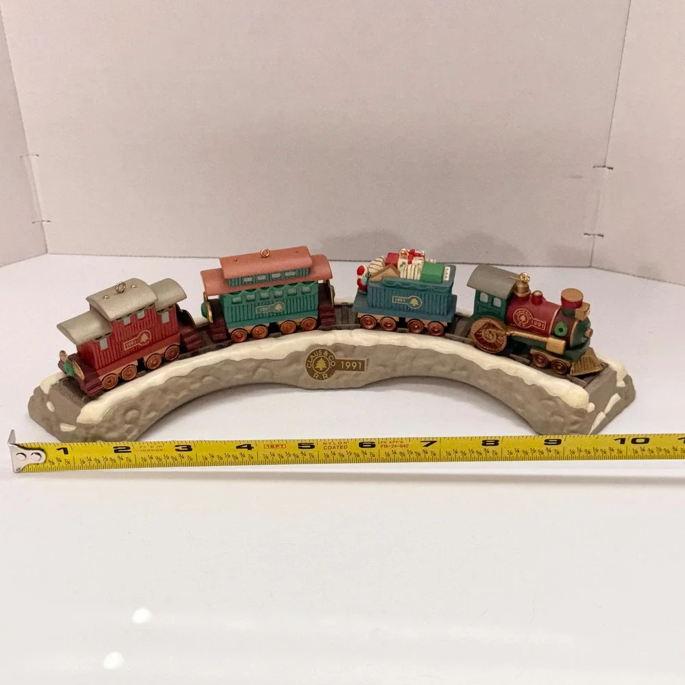 1991 Hallmark Keepsake Claus & Co RR Train Ornament Set 1-4 with Display Base